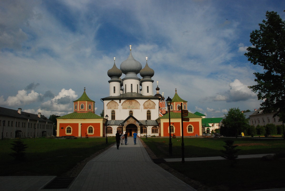 Тихвинский успенский монастырь - Сергей Дорохов