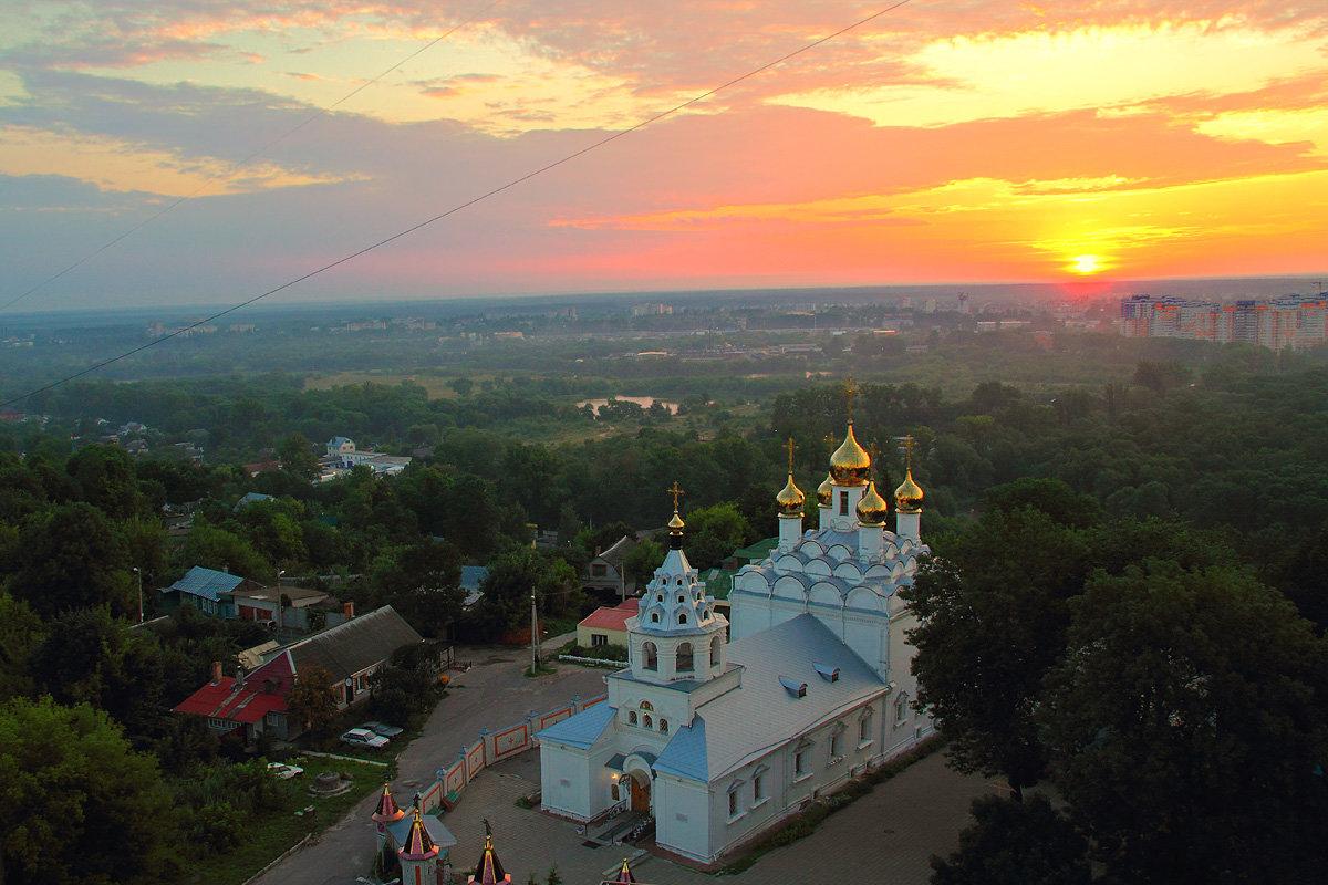 В лучах восходящего солнца. Петропавловский монастырь. Брянск - MILAV V