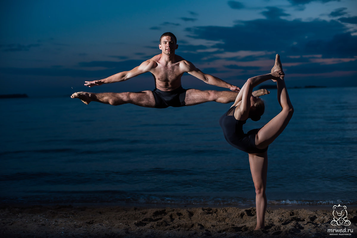 Танцоры балета на пляже) - Михаил Решетников
