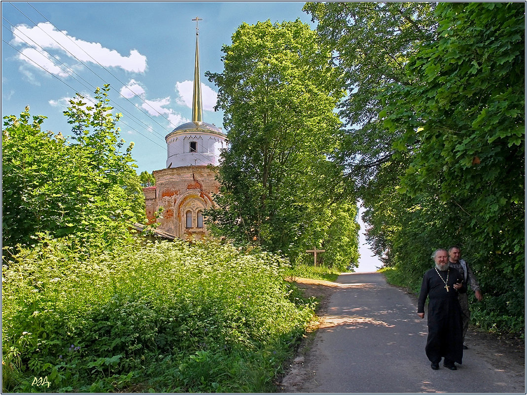 *** - Роланд Дубровский