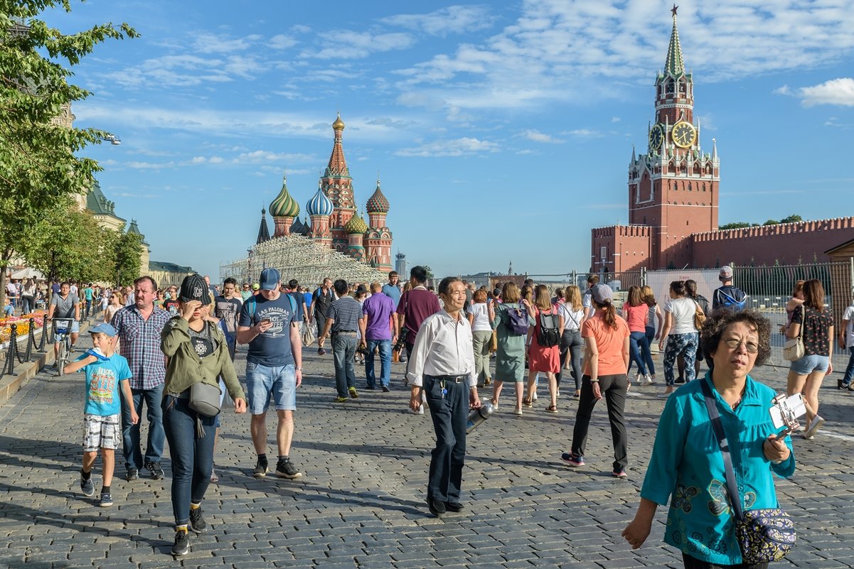 По Красной площади пешком... - Александр Орлов