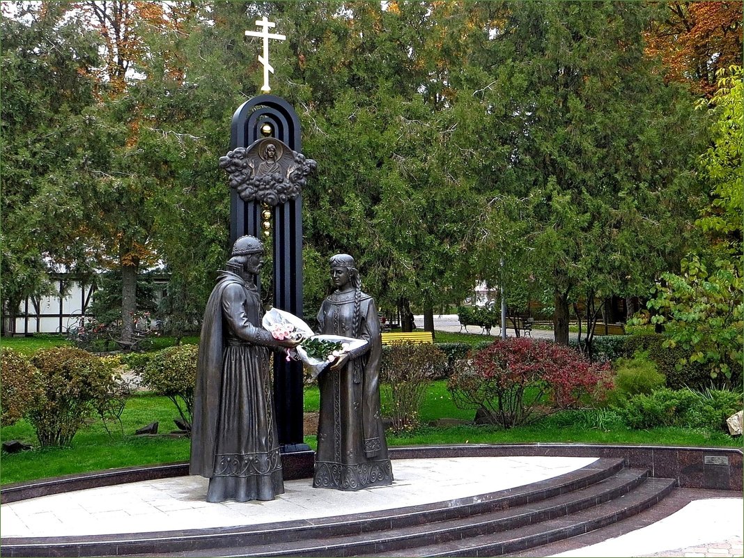 Памятник Петра и Февронии - Татьяна Смоляниченко