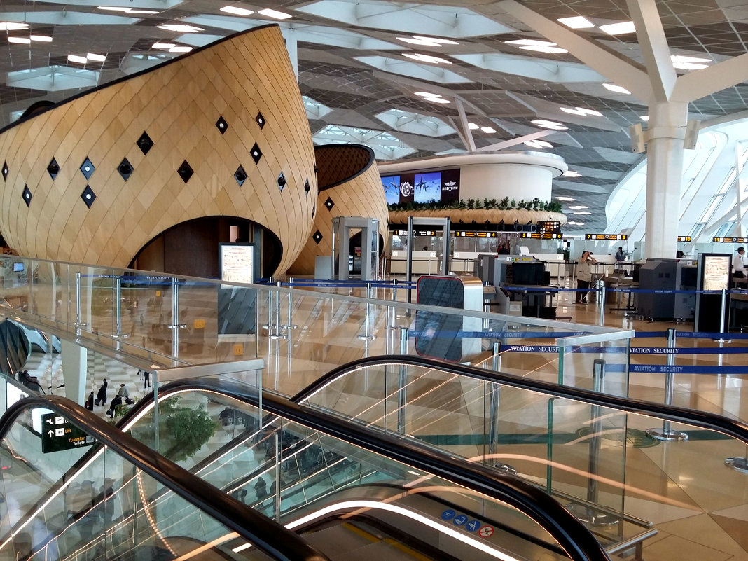 Международный аэропорт г.Баку - Алла ZALLA