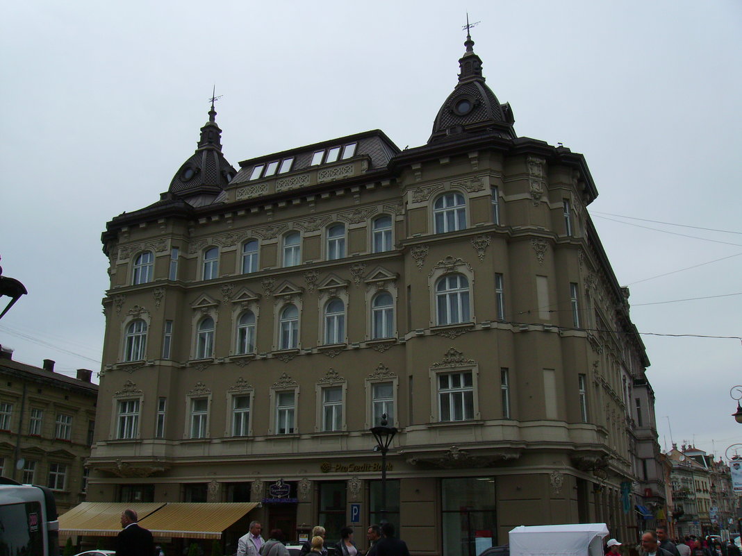 Административное  здание   в   Львове - Андрей  Васильевич Коляскин