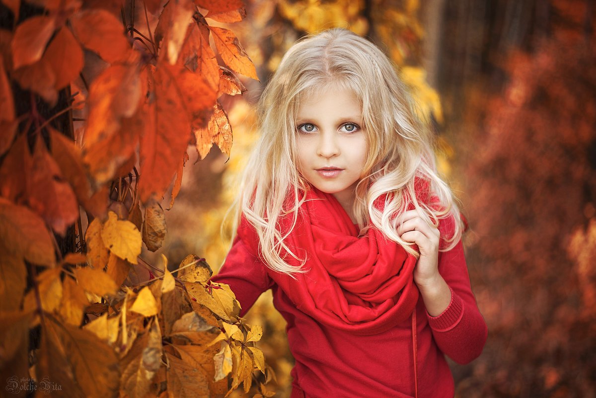 Станислава , очень любит осень и фотографироваться ) - Алеся Корнеевец
