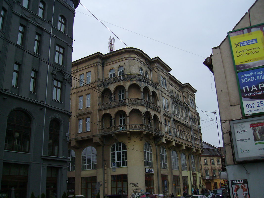 Административное  здание  в   Львове - Андрей  Васильевич Коляскин