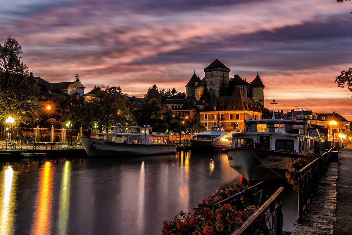 autumn evening in Annecy - Dmitry Ozersky