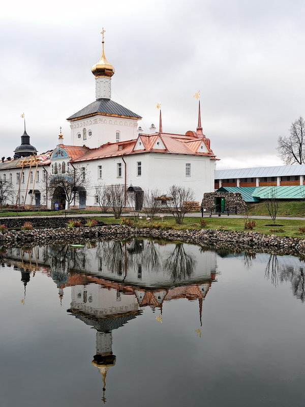 Ноябрьские отражения Толгского монастыря - Николай Белавин