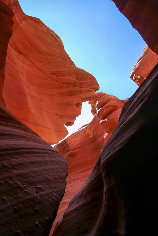 "Окно" наружу! Вид из первого пролета лестницы каньона "Антилопа" (Аризона, США) - Юрий Поляков