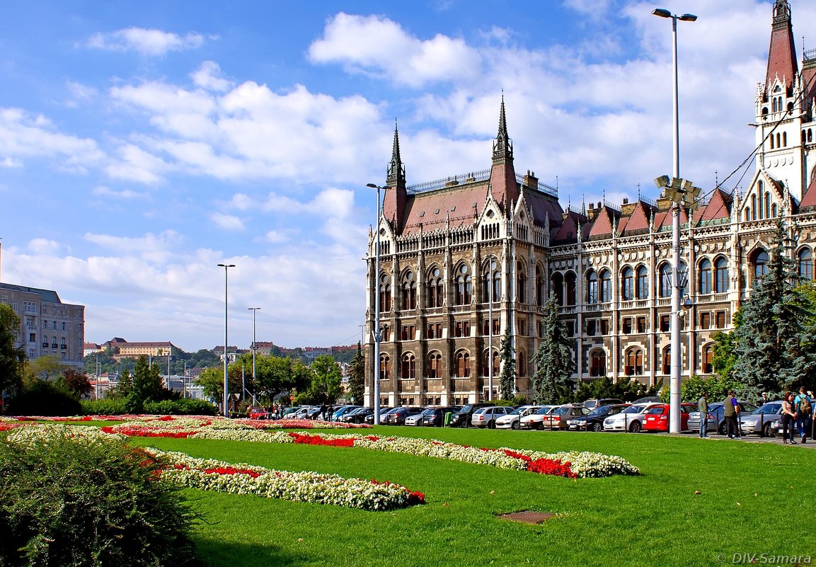 Площадь Лайоша Кошута и здание венгерского парламента в Будапеште - Денис Кораблёв