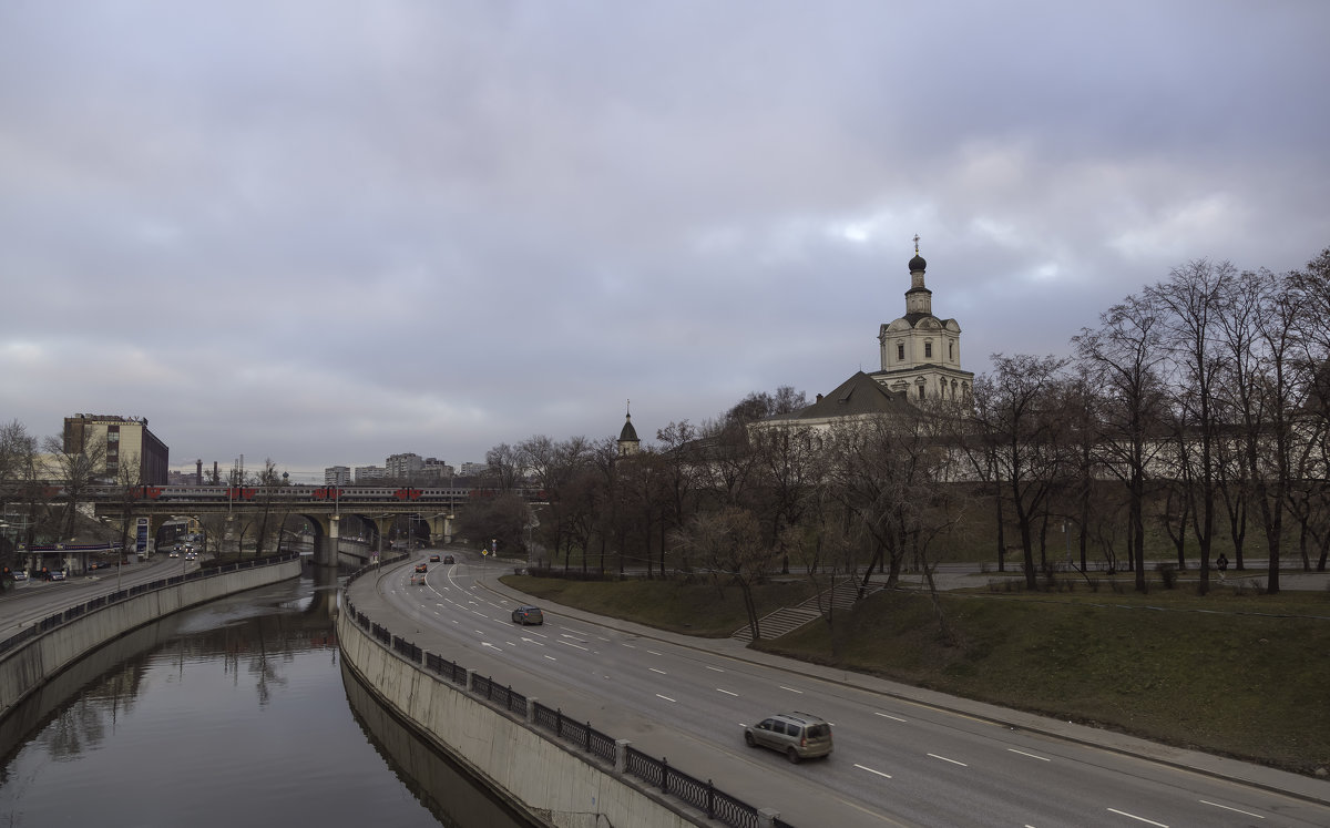 Река Яуза в Москве - Александра 