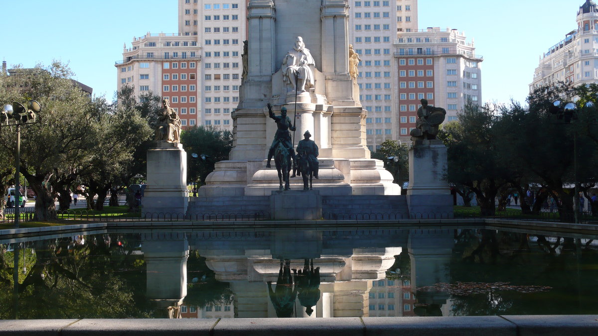Мадрид.Монумент Сервантесу. - Таэлюр 