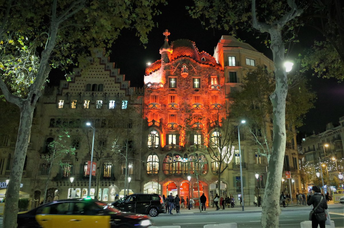 Casa Batlló Рождественская подсветка Барселона - wea *