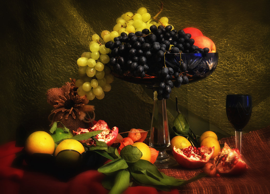Натюрморт с фруктами - Клавдия Андреева