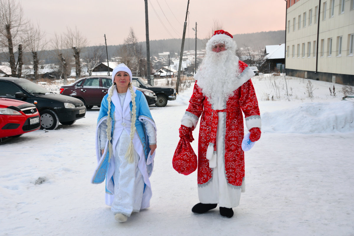 с наступающим новым годом друзья!!! - леонид логинов