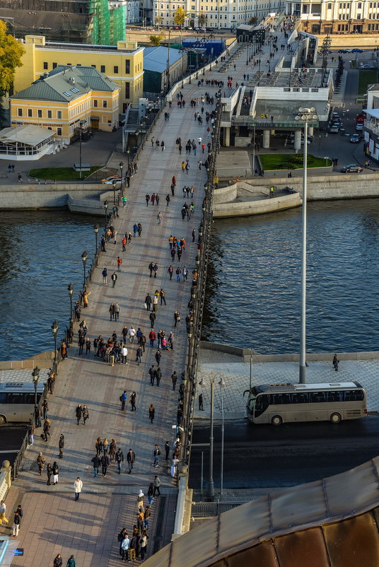 Патриарший мост, вид сверху - Владимир Брагилевский