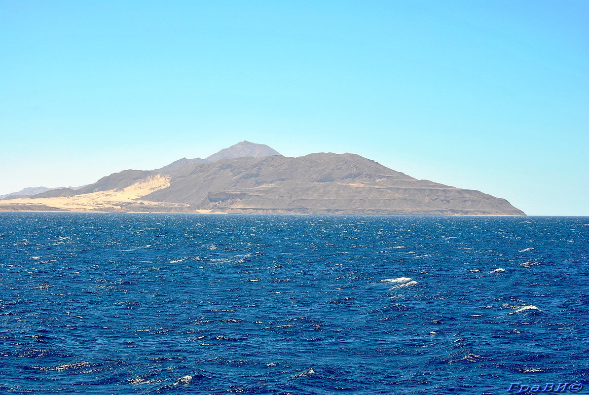 По морю окиЯну да к острову Тирану... - © ГраВИ