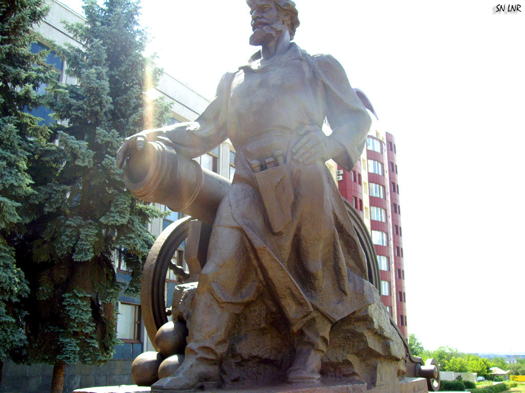 Памятник литейщику по ул. Коцюбинского, 14, г. Луганск - Наталья (ShadeNataly) Мельник