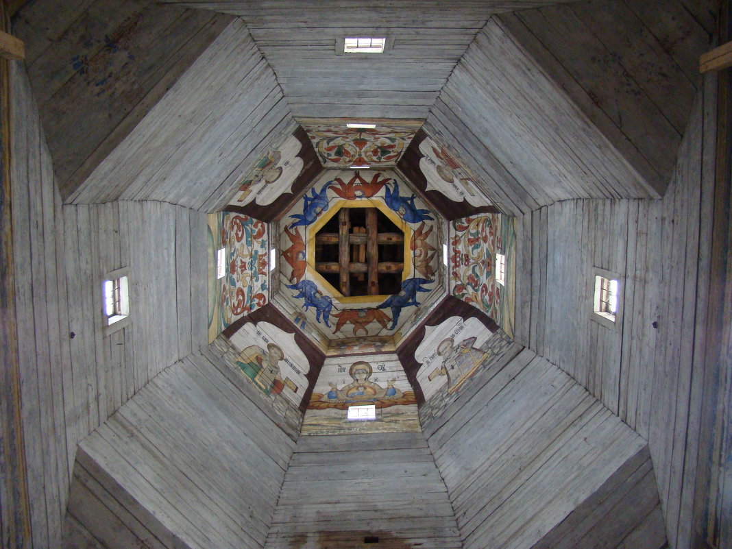 Небо деревянной церкви в Торжке - Татьяна Сапрыкина 