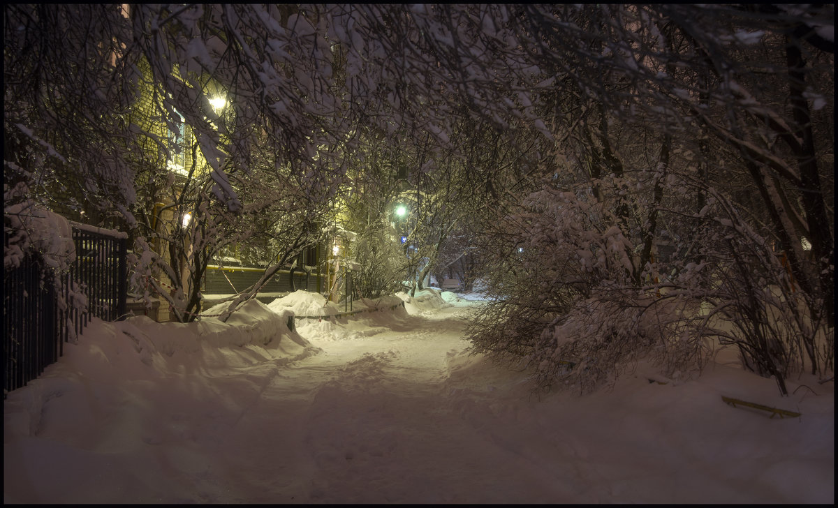 Мой двор после снегопада - Михаил Онипенко