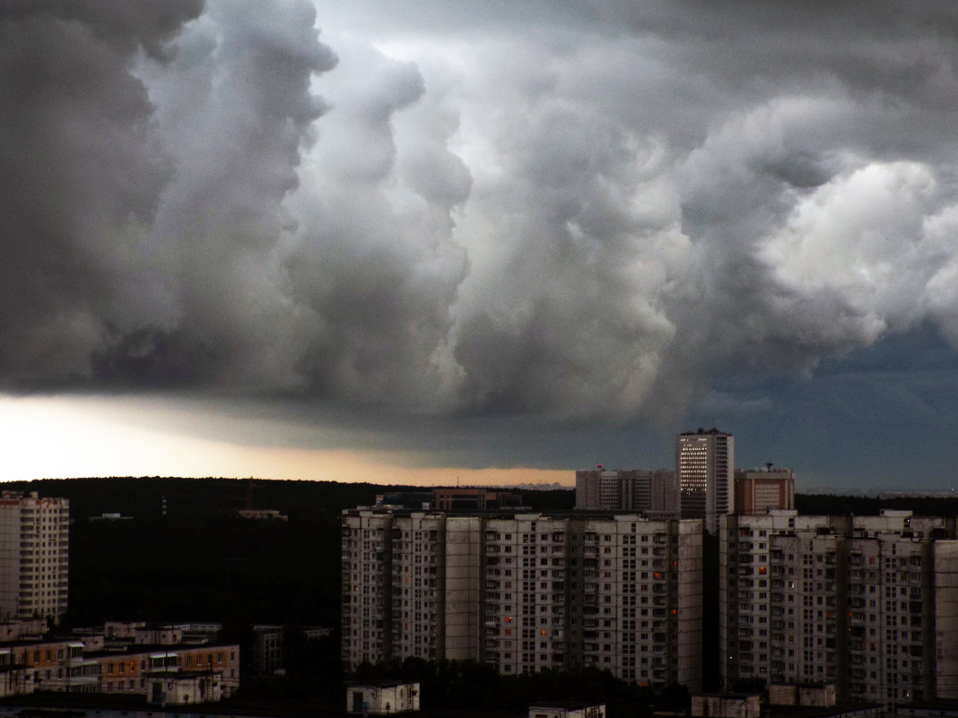 Нещадящие облака - Василий Ворона