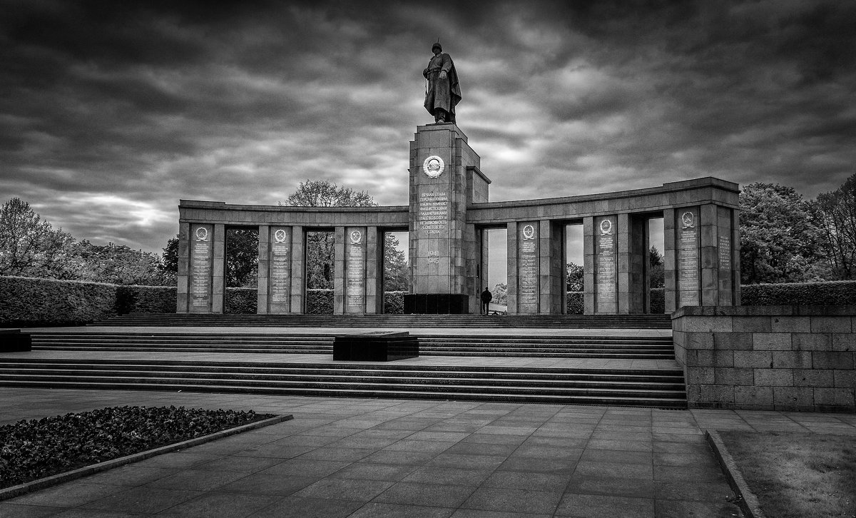 Памятник солдатам-освободителям в Берлине - Александр 
