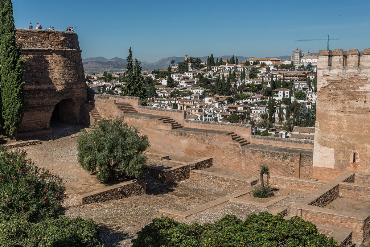 Вид на Альбайсин со стены Альгамбры - Владимир Брагилевский