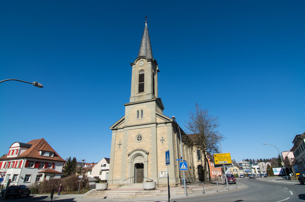 Лютеранская церковь в маленьком городе - Viktor S