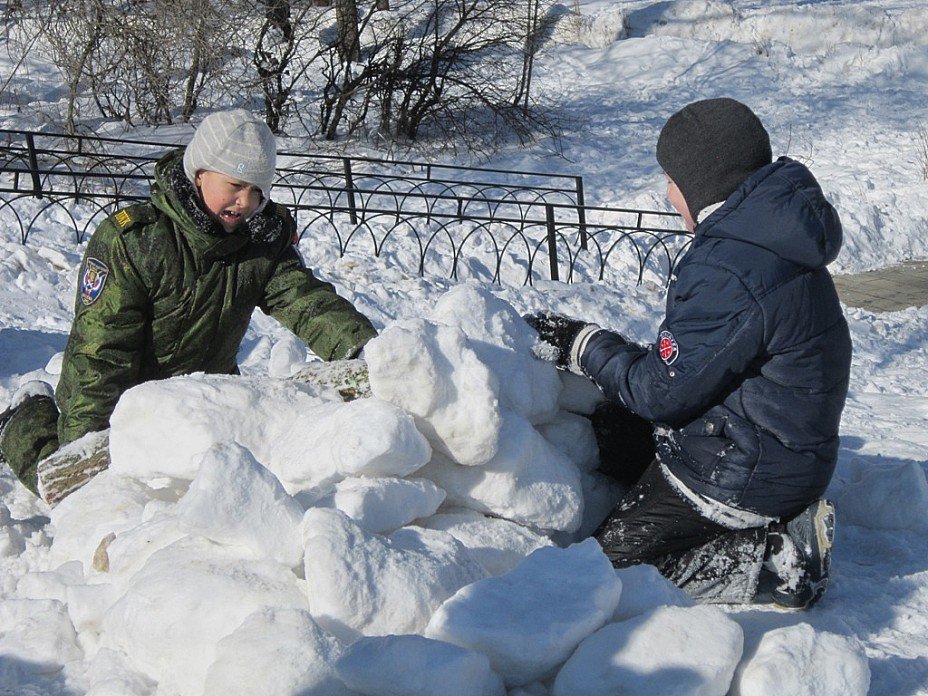 Строители снежной крепости - Дмитрий Никитин