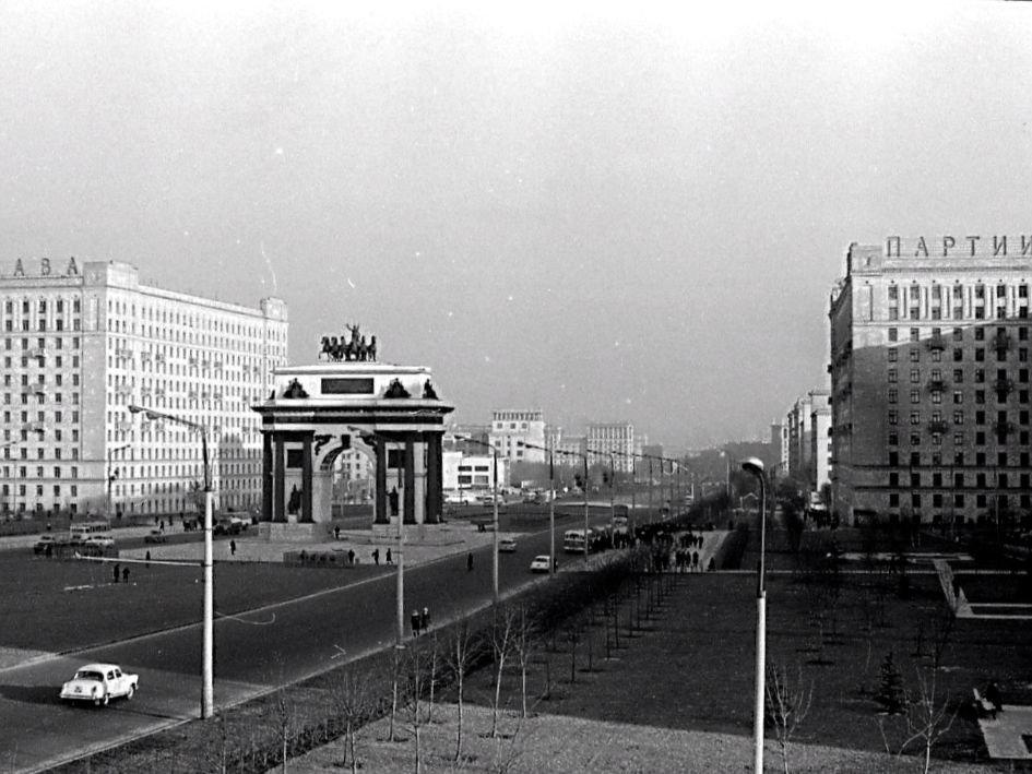 Триумфальная арка на Кутузовском проспекте. 1970 год - alek48s 