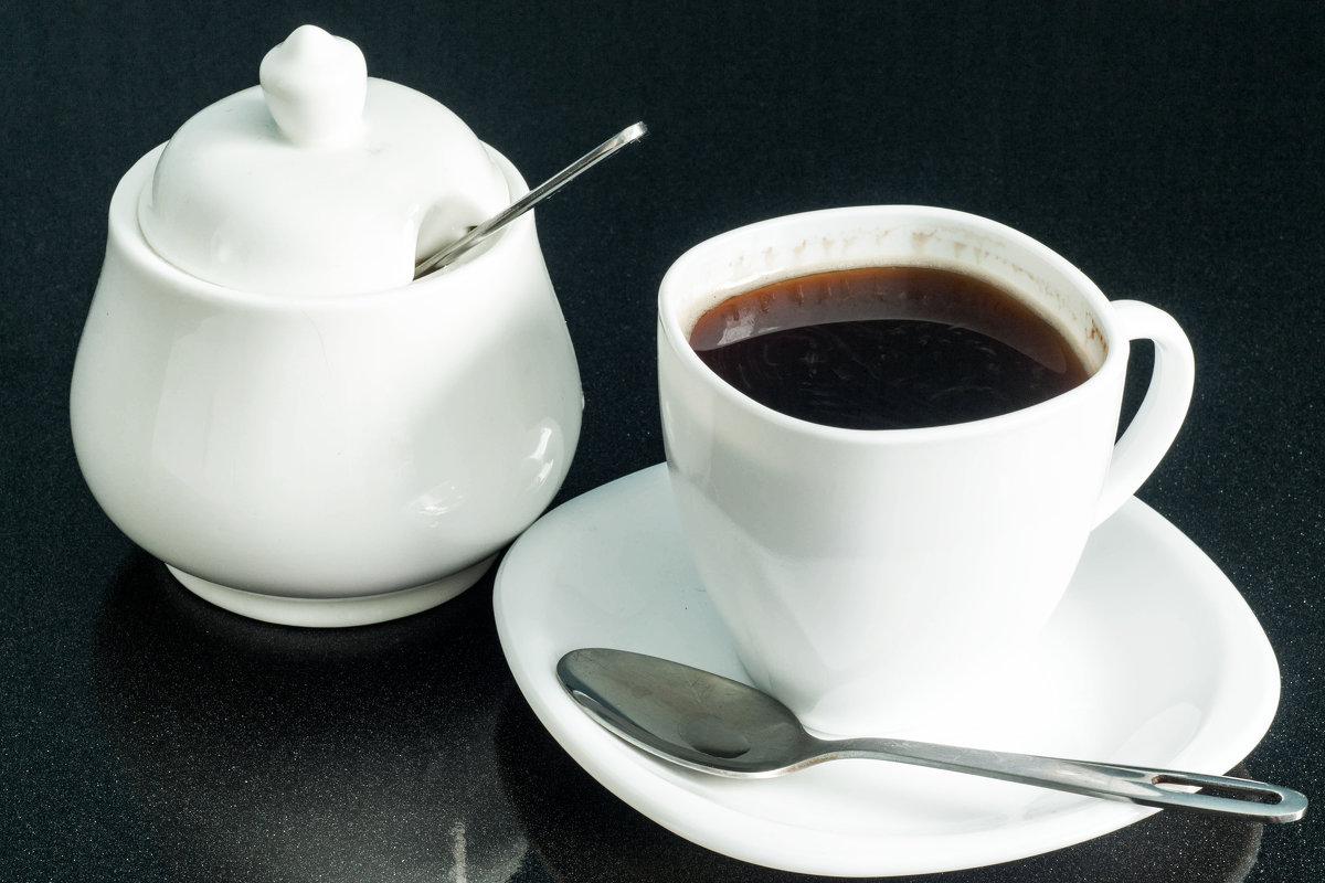 Чашка кофе с сахарницей - Юрий Груздев