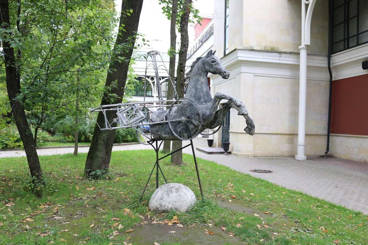 Скульптуры Измайловского сада - Ольга 