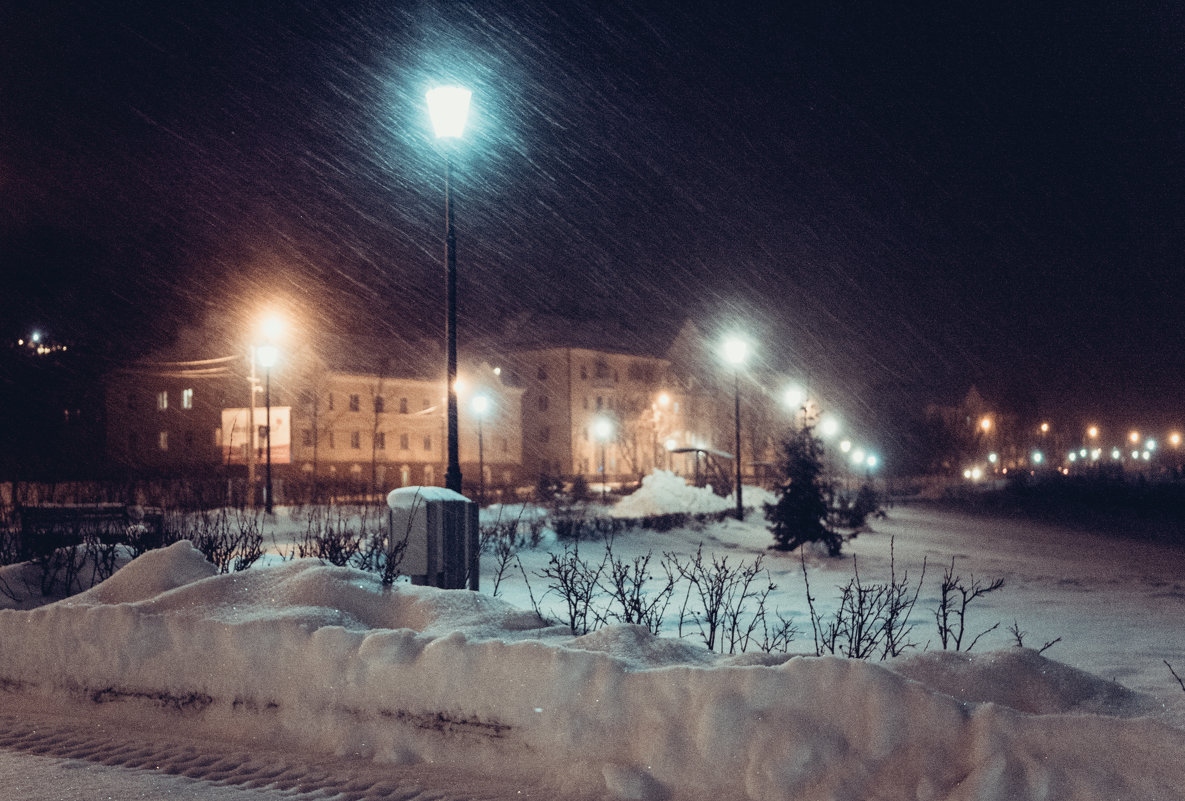 А снег идёт. - Олег Козлов