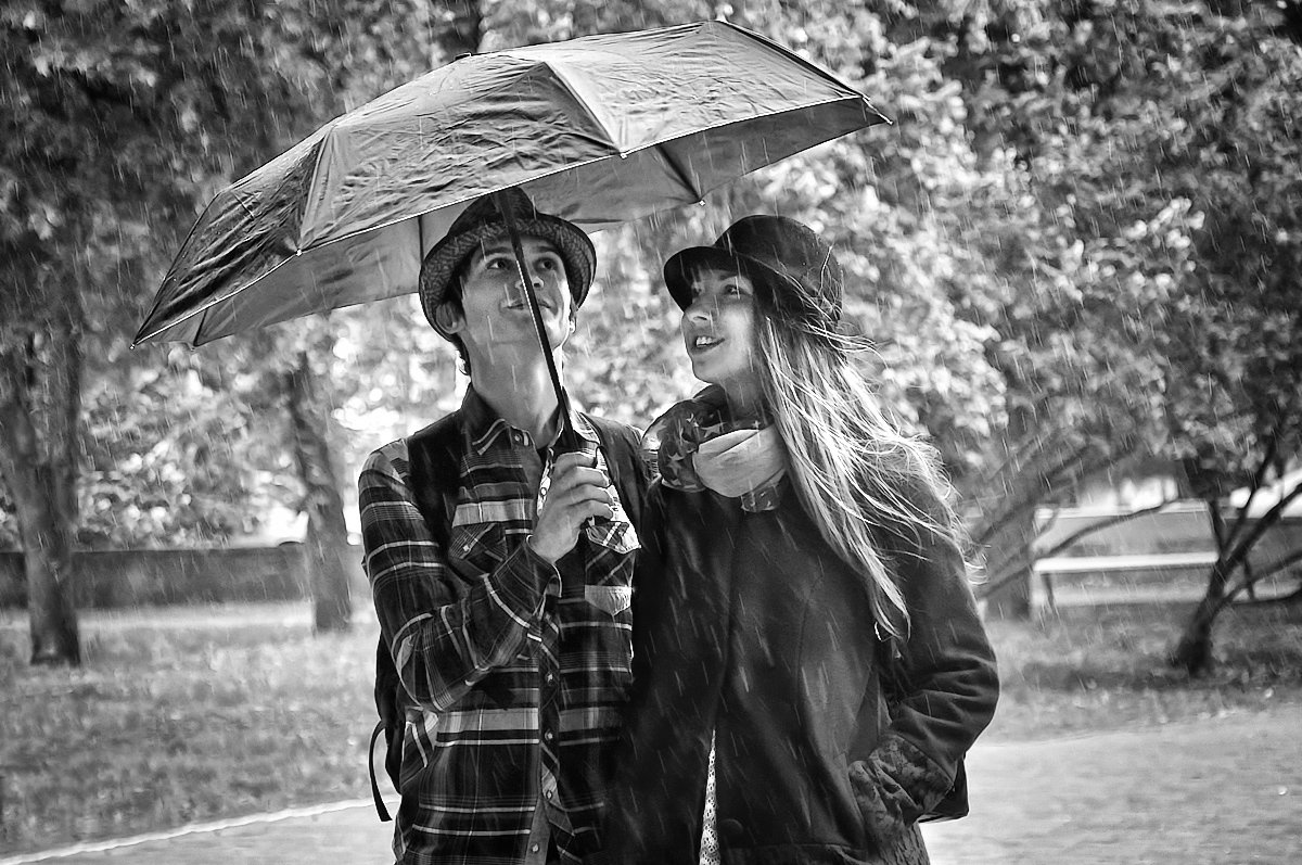 Есть я и ты... а все, что кроме - легко исправить с помощью зонта... - Наталья Костенко