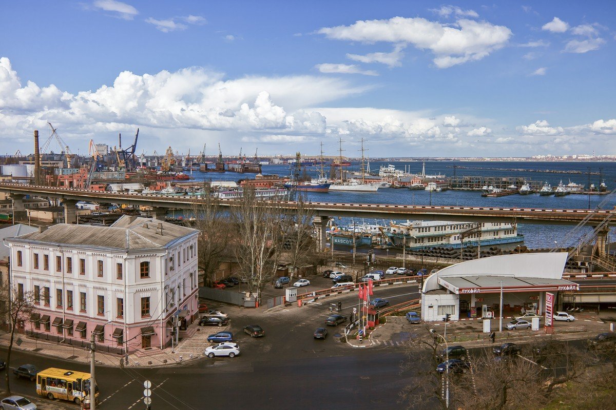 Взгляд с Тещиного моста на Одесский залив в апреле. - Вахтанг Хантадзе