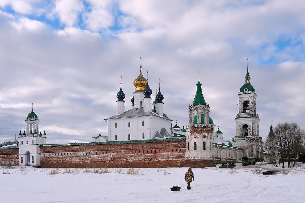 В конце мартовского дня на берегу озера Неро, Спасо-Яковлевский монастырь - Николай Белавин