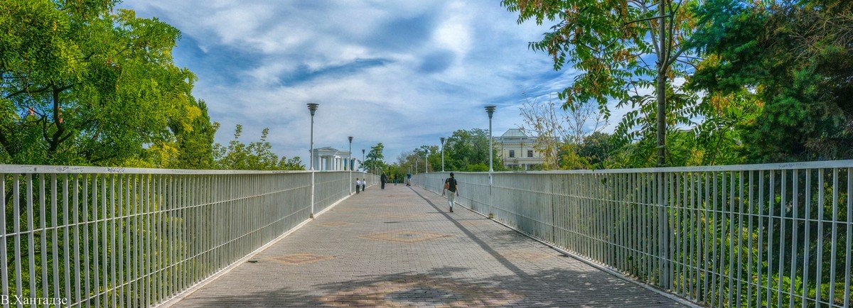 Сентябрь на Тещином мосту. - Вахтанг Хантадзе