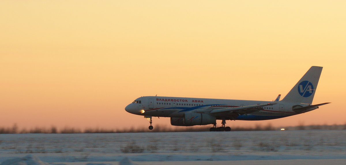 Утро...а/п Благовещенск...посадка... - Михаил Сипатов