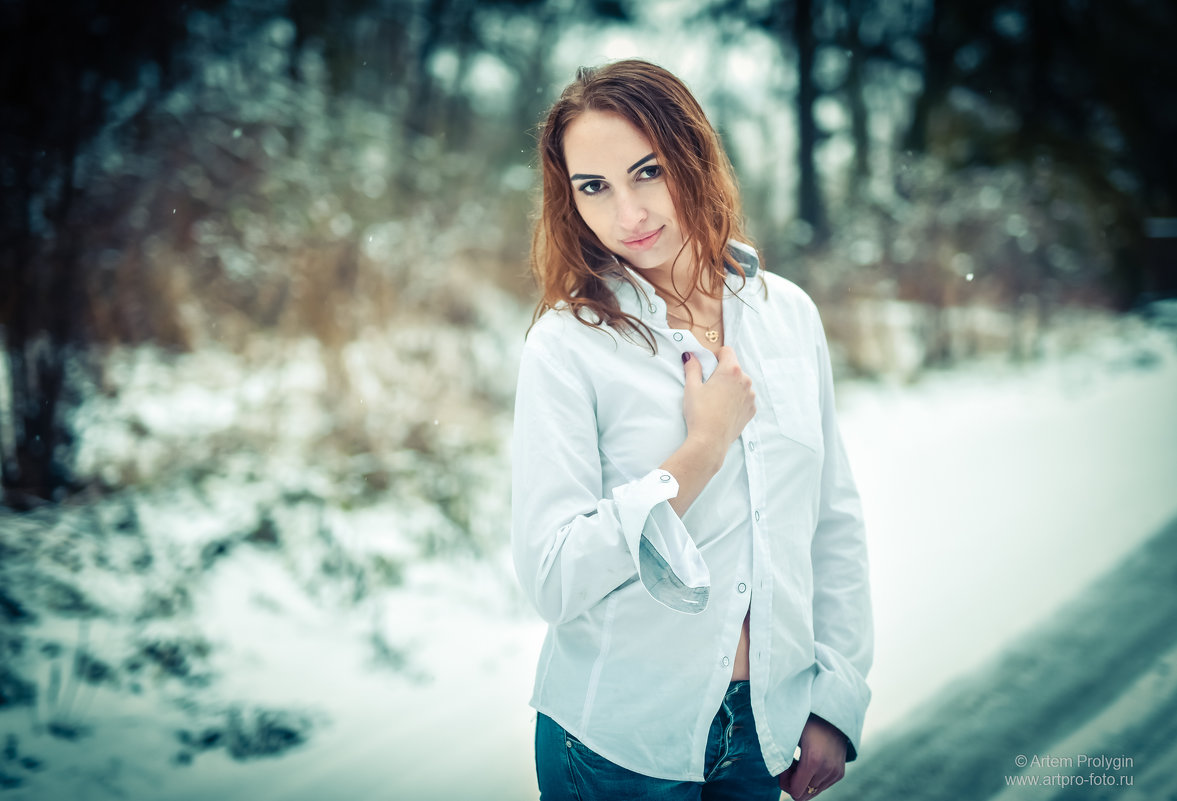 Портрет девушки в рубашке зимой. - Akkelo _p_