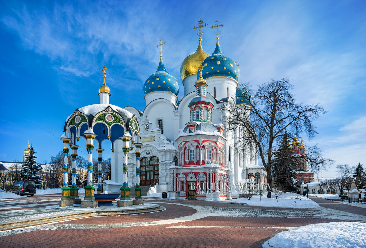 Успенский собор, колодец и часовня - Юлия Батурина