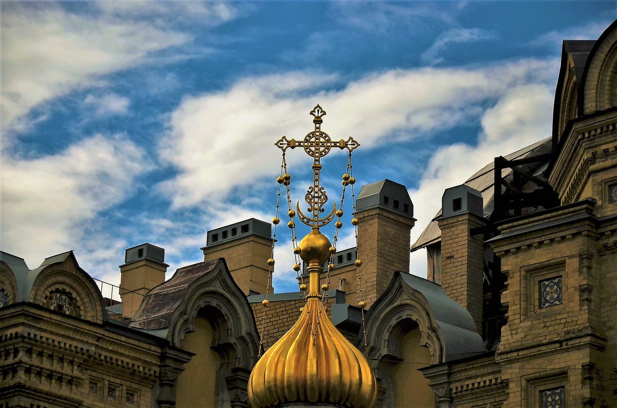 Золотой купол и крест Главного входа... - Sergey Gordoff