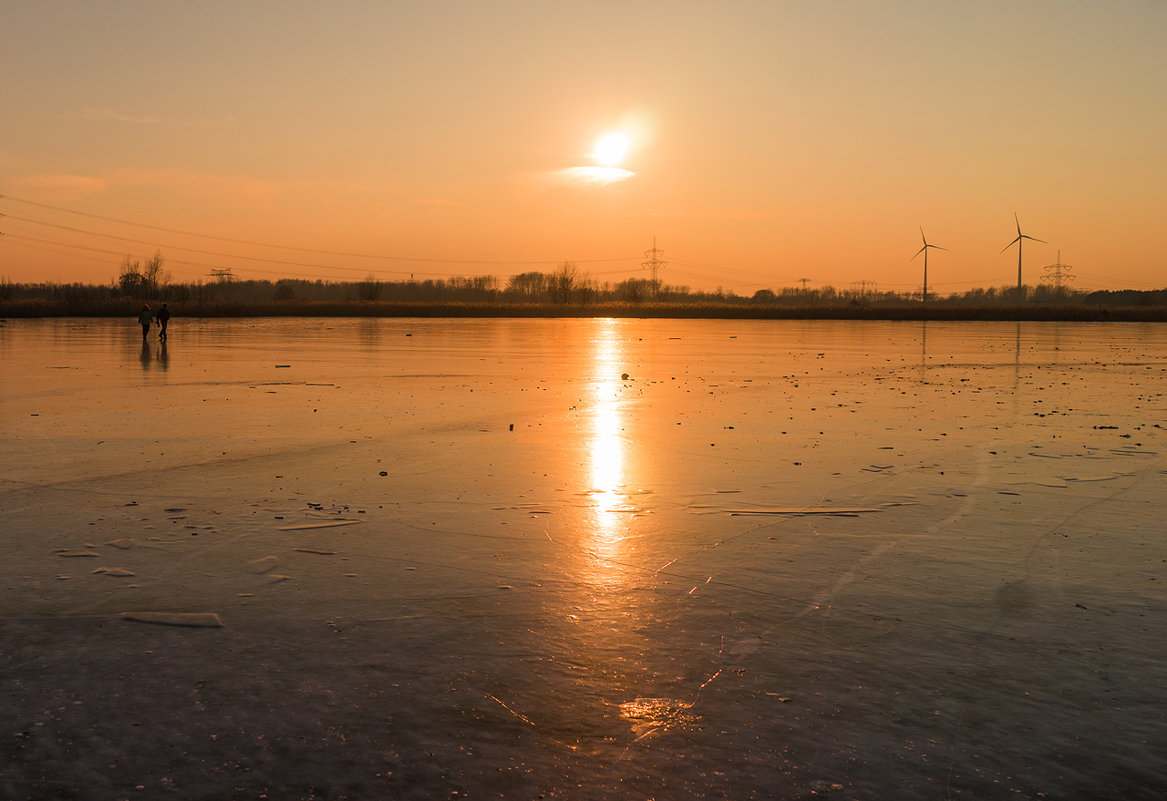 Закат на замерзшем озере - Анна Удалова