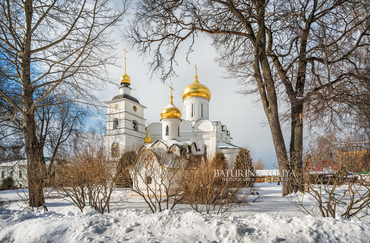 В Борисоглебском монастыре Дмитрова - Юлия Батурина