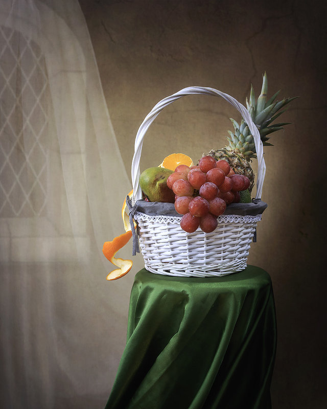 Натюрморт с экзотическими фруктами - Ирина Приходько