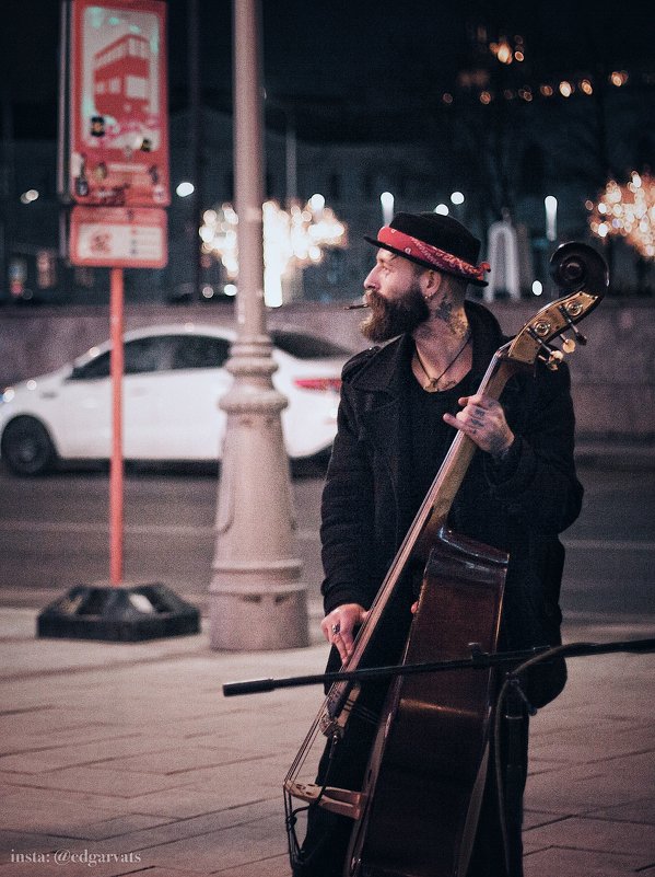Уличный музыкант - Cristof Hill