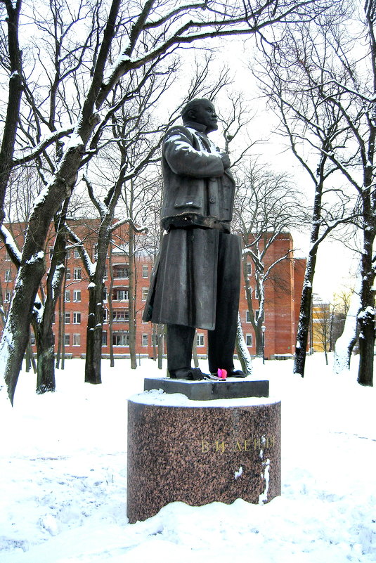 Памятник вождю  3 - Сергей 
