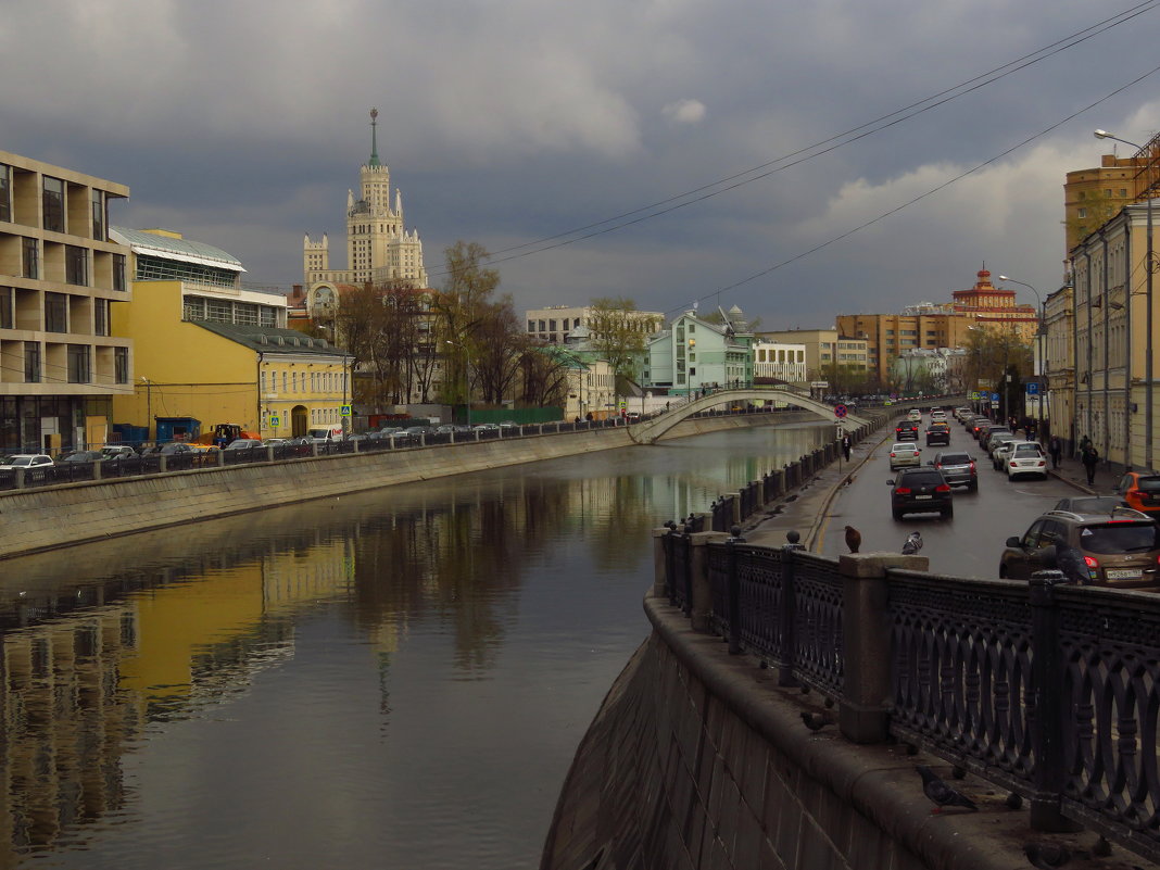 Москва! Как много в этом звуке ... - Андрей Лукьянов