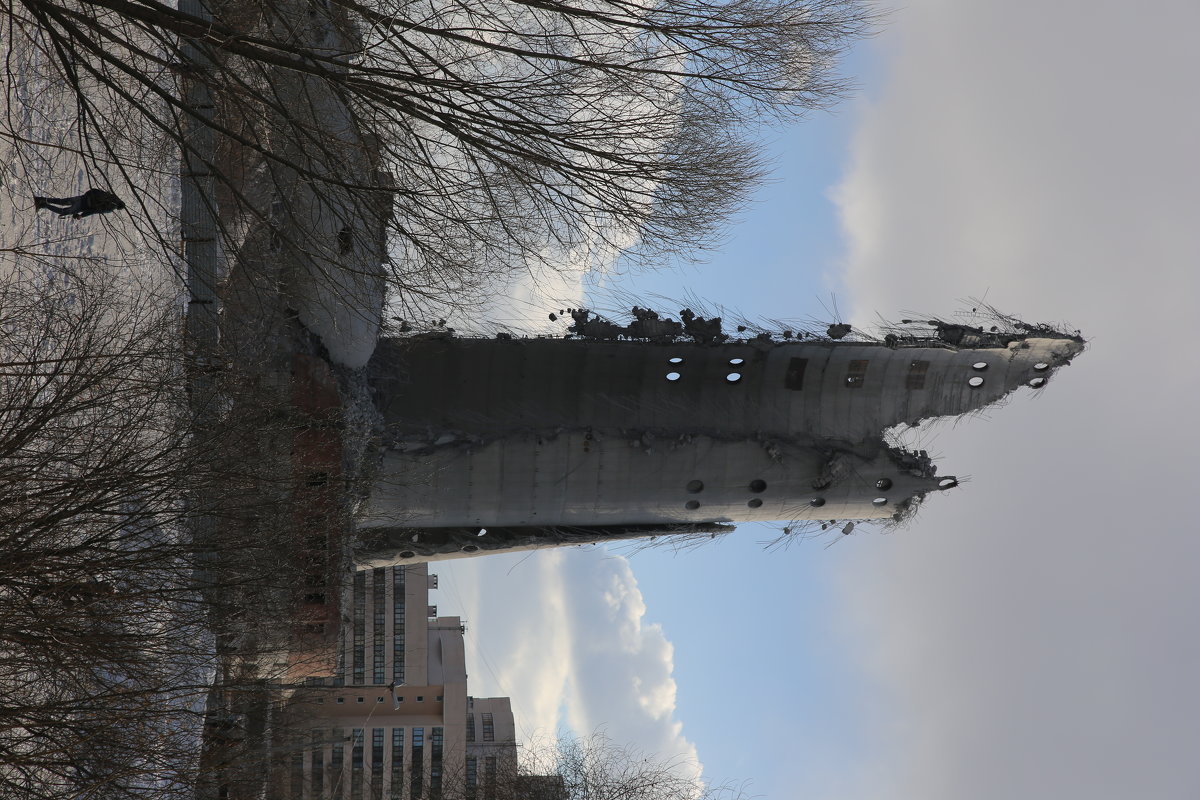 разбитая башня - valeriy 
