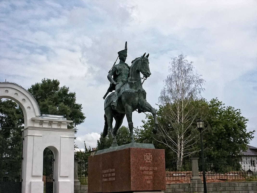 Памятник Н.А.Дуровой. Елабуга Татарстан - MILAV V