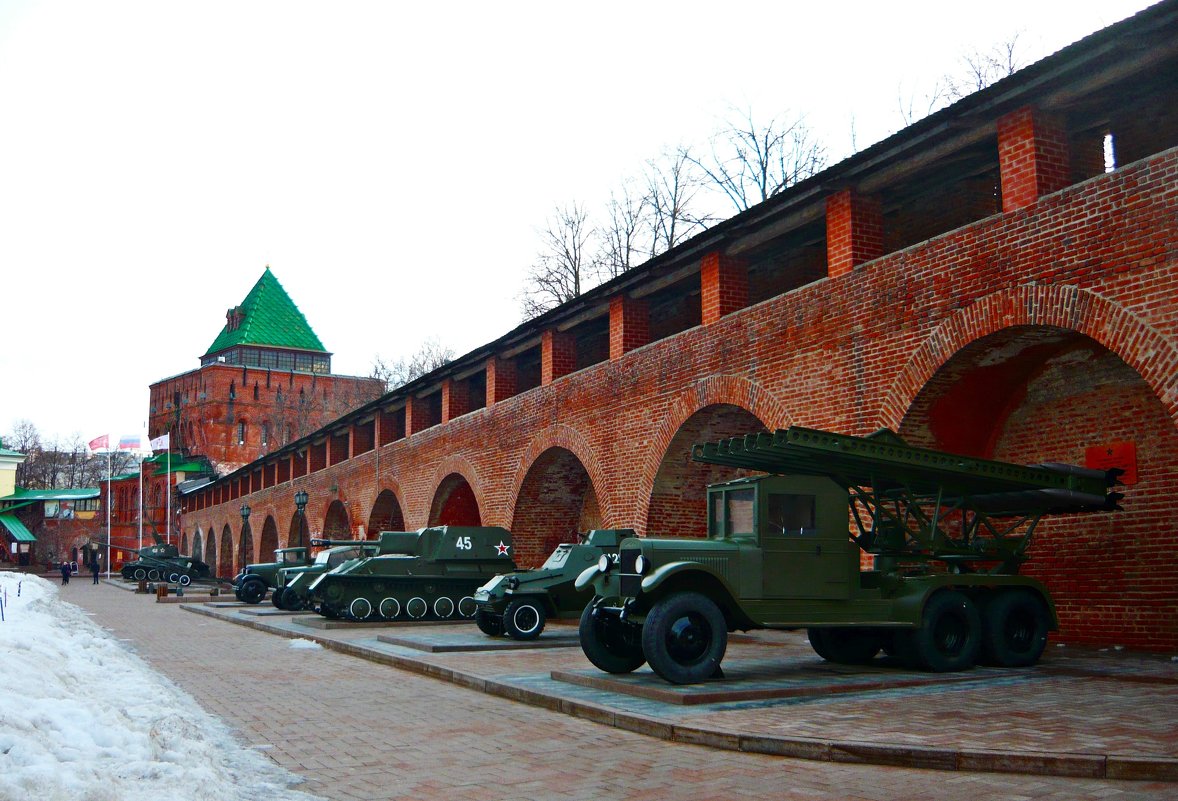 Выставка военной техники в Нижегородском Кремле. - Надежда 